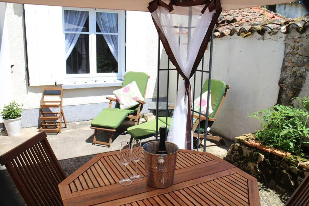 Belle Vue Villa Le Dorat Luaran gambar